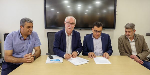 Momento de la firma del convenio | Foto: Gobierno de Canarias