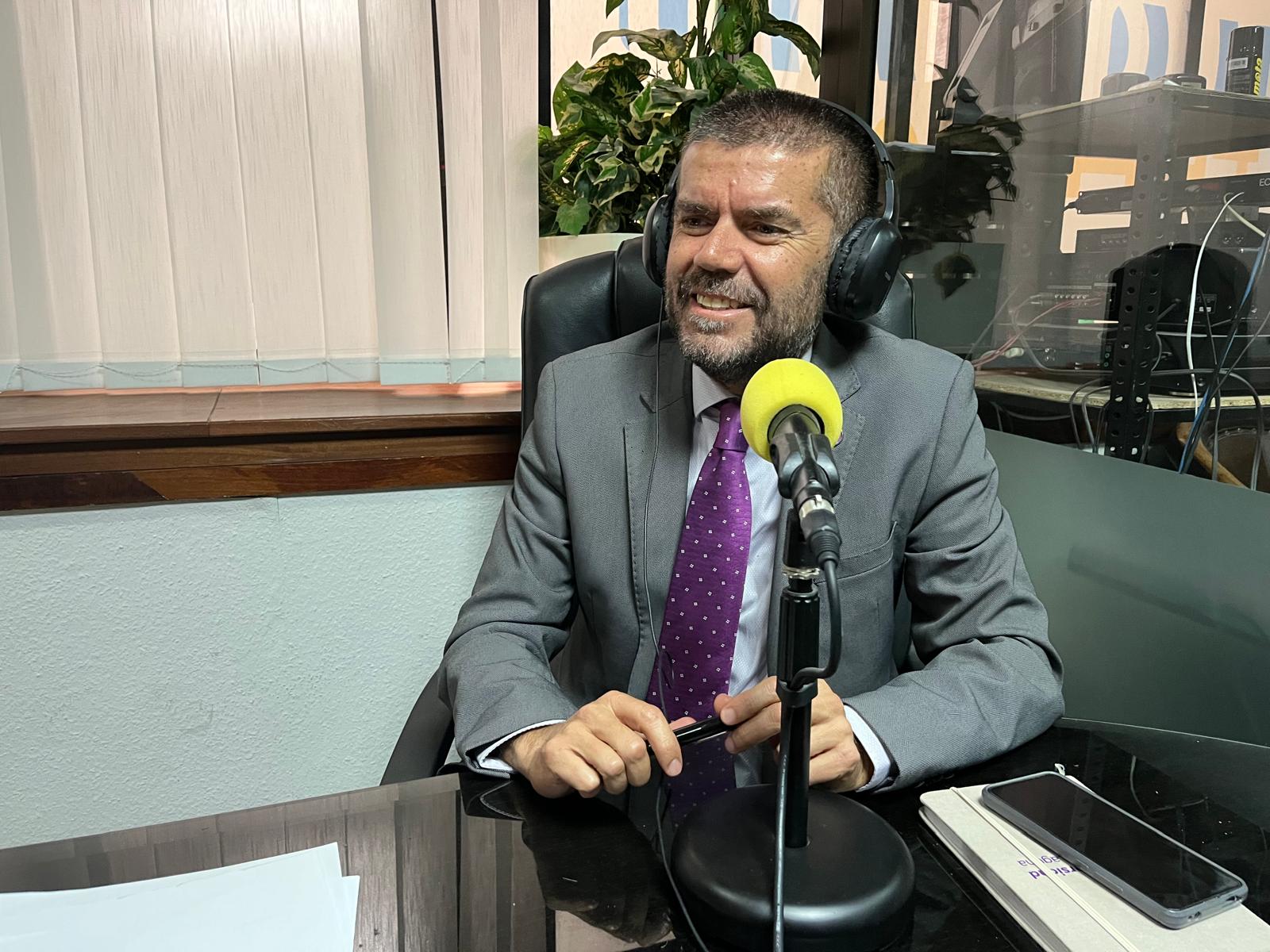 Francisco García en los estudios de El espejo Canario Francisco García en los estudios de El espejo Canario