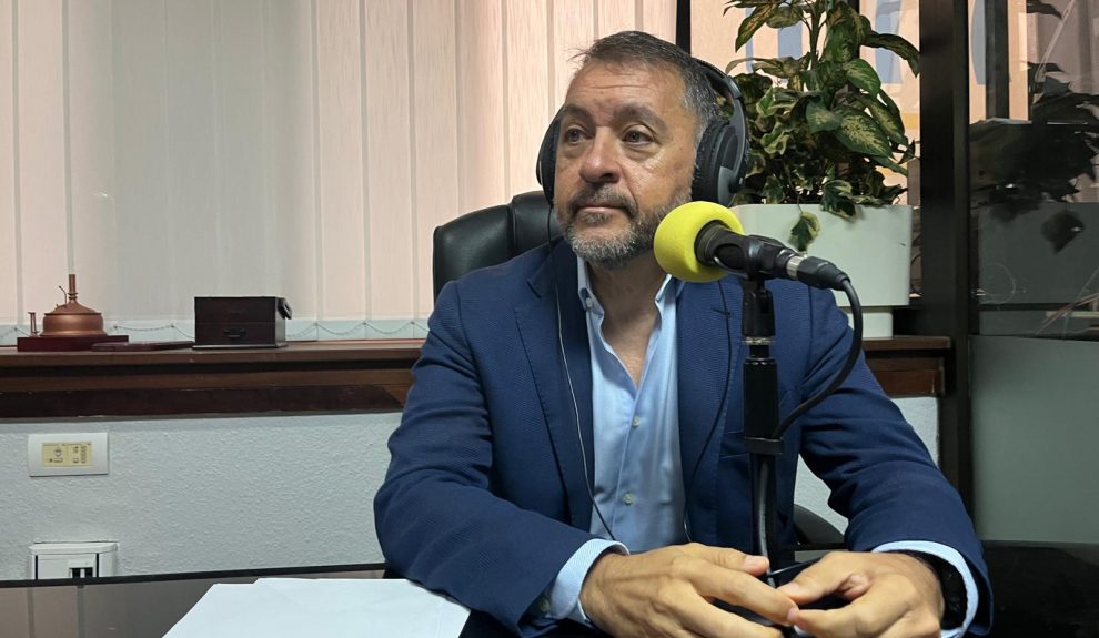 José Manuel Bermúdez en los estudios de El Espejo Canario