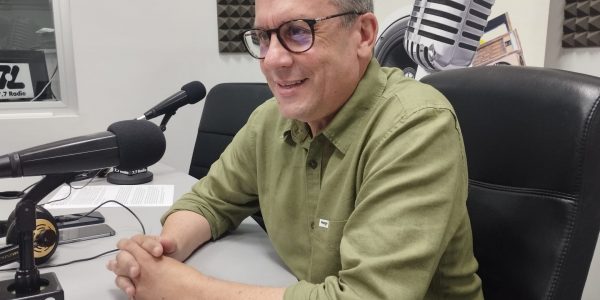 Mauricio Roque en los estudios de El Espejo Canario