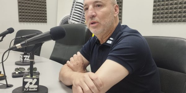 Miguel ÁNgel Ramírez en los estudios de El Espejo Canario