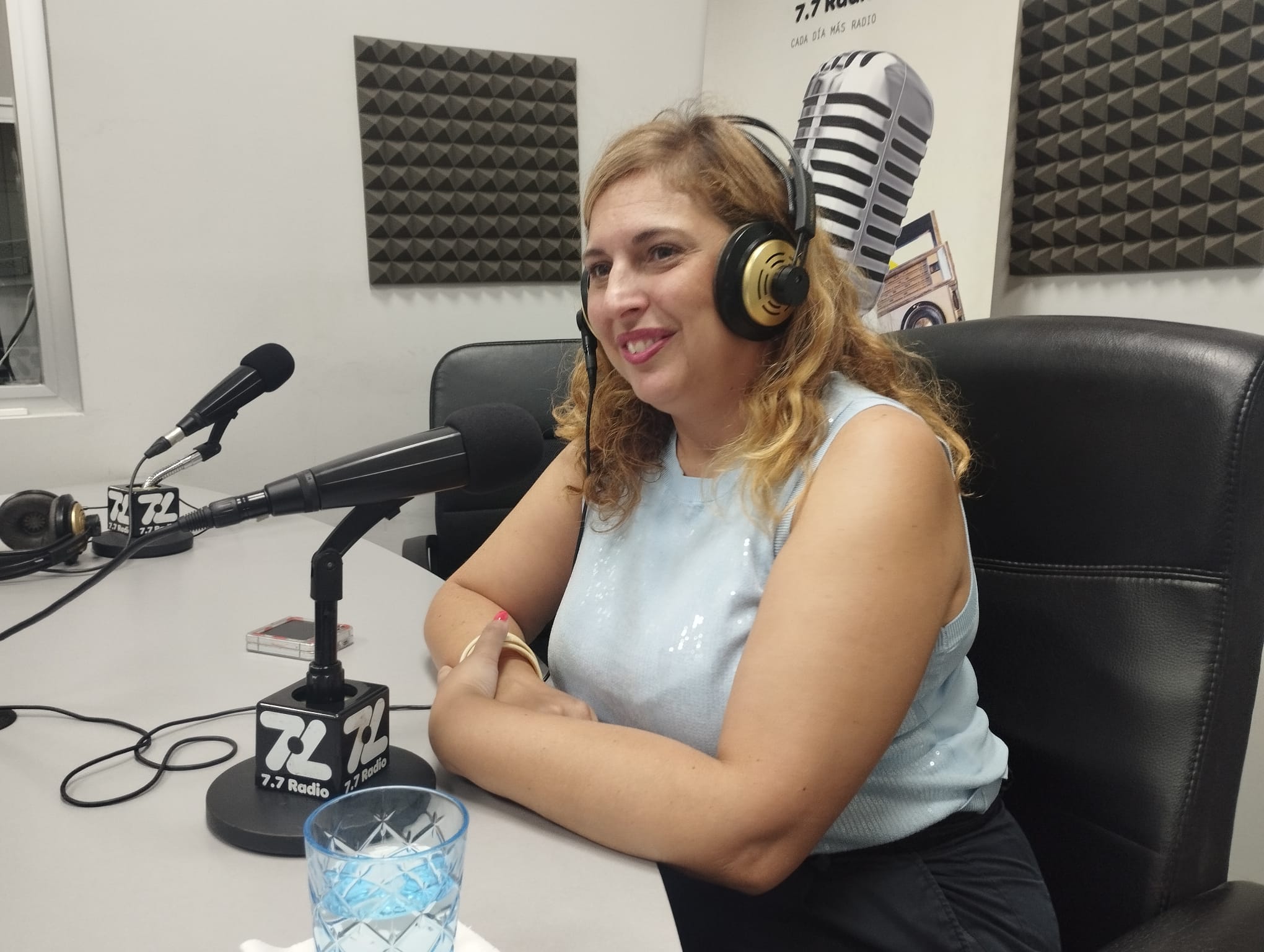 isabel Mena en los estudios de El Espejo Canario isabel Mena en los estudios de El Espejo Canario
