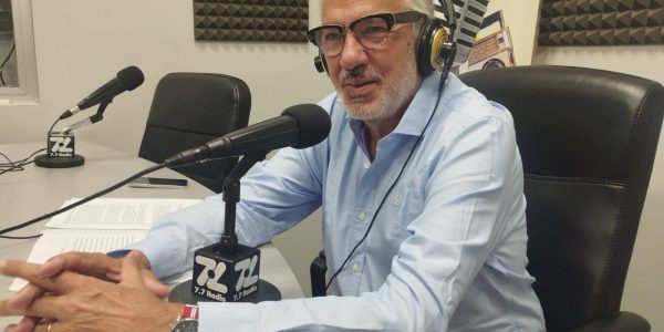 Lluís Serra Majem en los estudios de El Espejo Canario