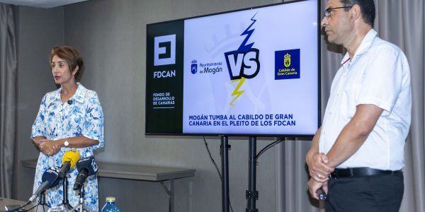 Onalia Bueno y Ernesto Hernández en rueda de prensa | Foto: Ayuntamiento de Mogán