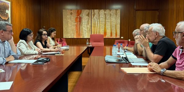 Reunión de la alcaldesa, Carolina Darias, junto a representantes vecinales de Las Torres | Foto: Ayuntamiento de LPGC