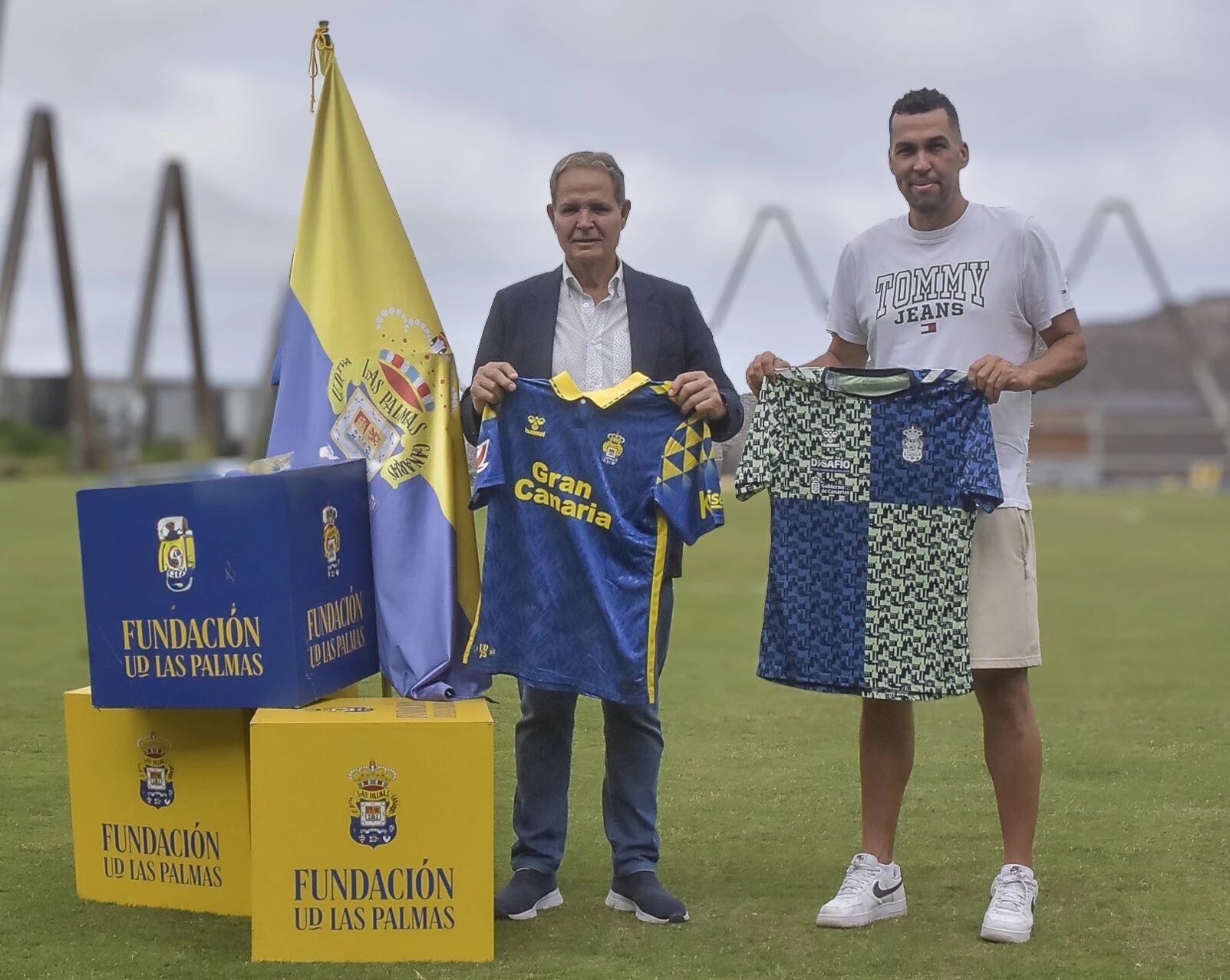 Entrega de los nuevos lotes de material | Foto: UD Las Palmas Entrega de los nuevos lotes de material | Foto: UD Las Palmas