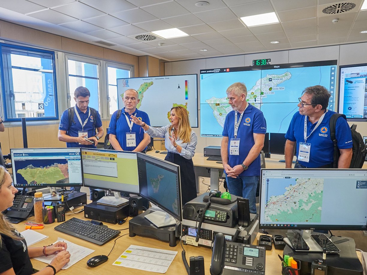 El Cabildo de Tenerife recibe a los equipos europeos que supervisarán la respuesta de la isla en el simulacro volcánico | Foto: Cabildo de Tenerife El Cabildo de Tenerife recibe a los equipos europeos que supervisarán la respuesta de la isla en el simulacro volcánico | Foto: Cabildo de Tenerife