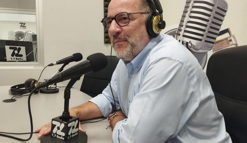 Poli Suárez en los estudios de El Espejo Canario