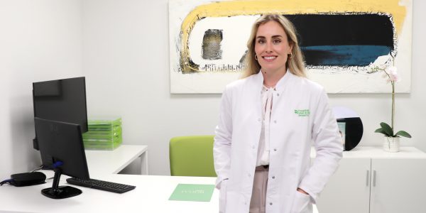 La doctora Isabel Hernández Suárez, en el consultorio de Ikigai by Hospitales San Roque | Foto: HUSR