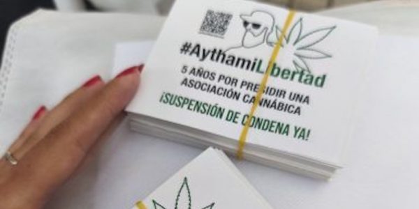 Carteles de 'Libertad para Aythami'