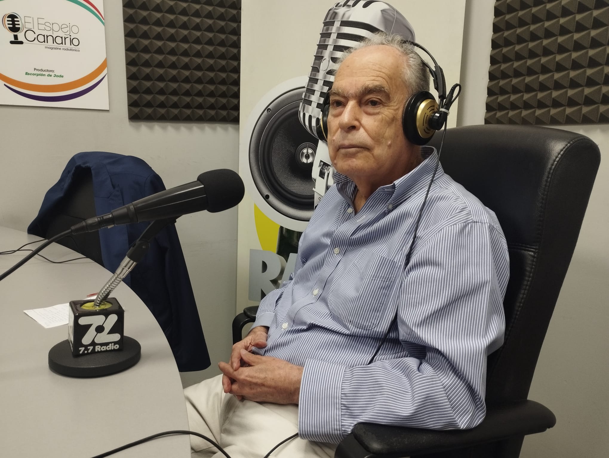 Gonzalo Marrero en los estudios de El Espejo Canario Gonzalo Marrero en los estudios de El Espejo Canario