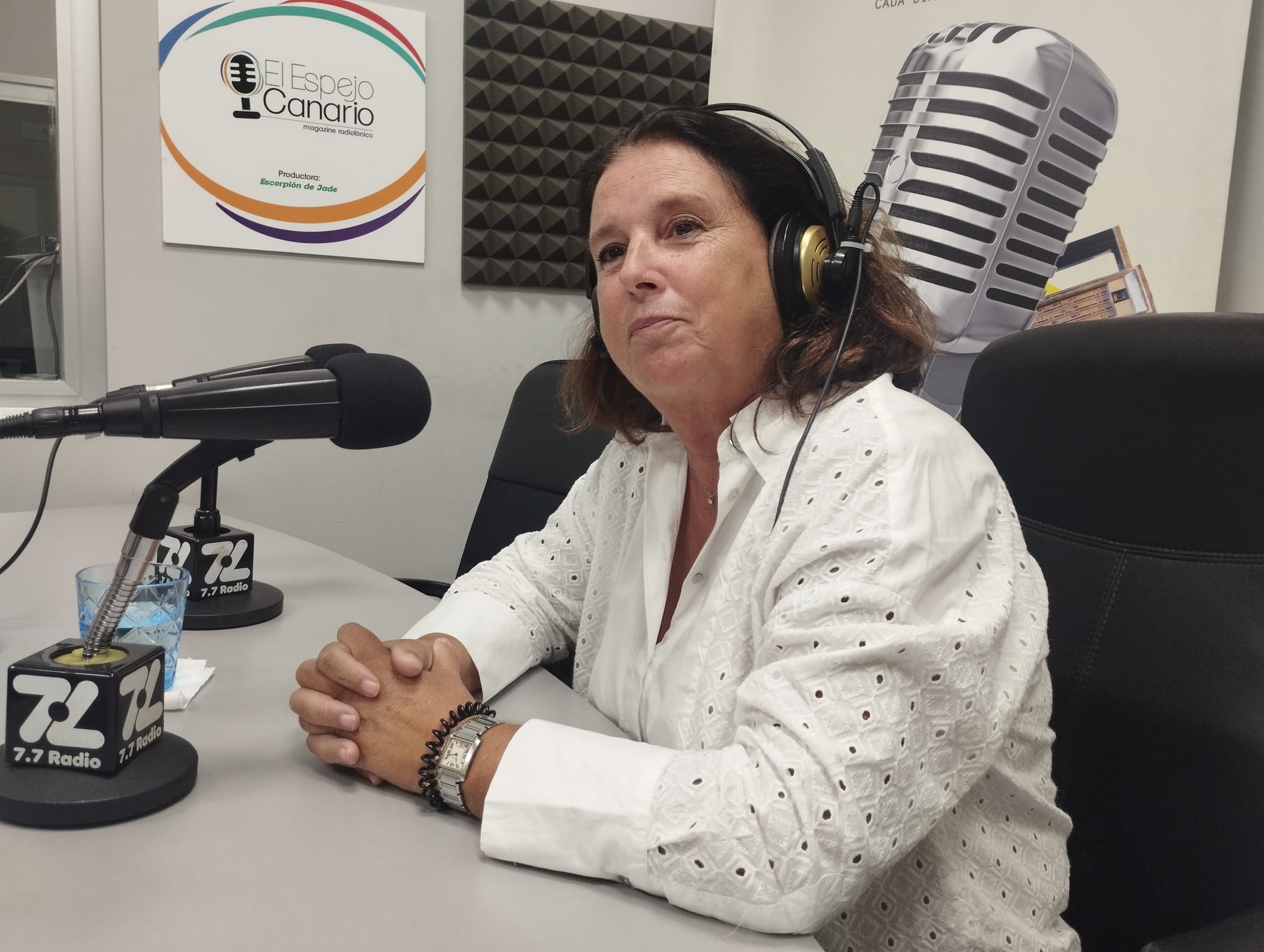 Luisa Ramos en los estudios de El Espejo Canario