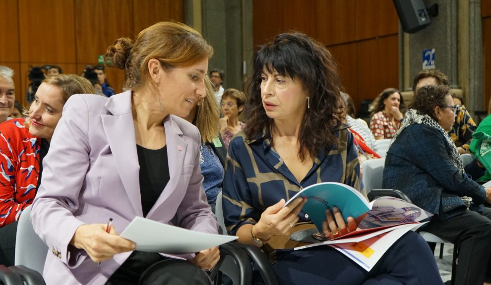 Las ministras Mónica García y Ana Redondo en el acto de los 40 años de la Ley del Aborto | Foto: Ministerio de Igualdad