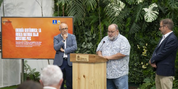 Nemesio Pérez durante la presentación de la exploración de la energía geotérmica | Foto: David Delfour - Cabildo de Gran Canaria