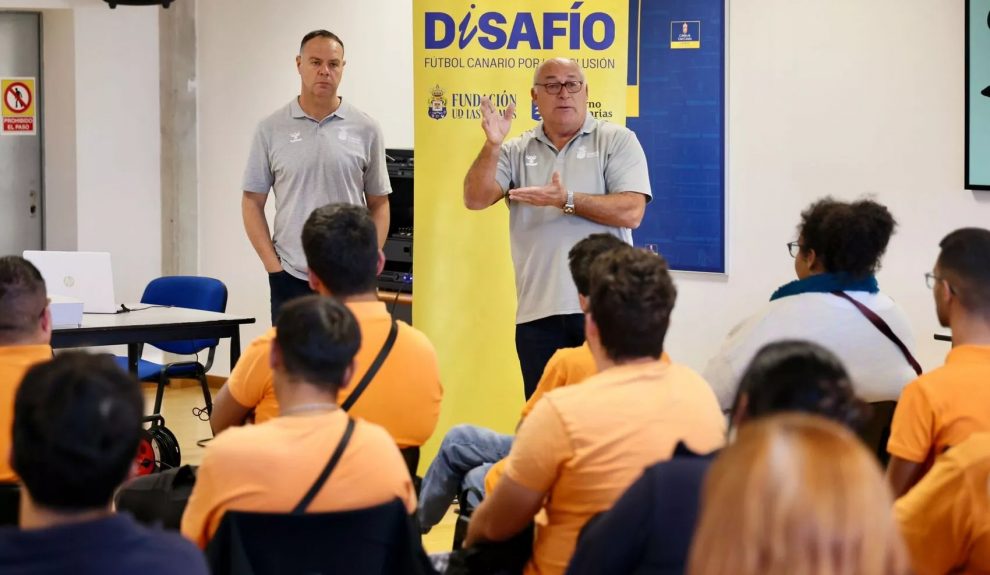 Momento de la charla sobre el proyecto DiSAFIO en el marco de la Garantía Juvenil del Cabildo 2024/2025 | Foto: UD Las Palmas