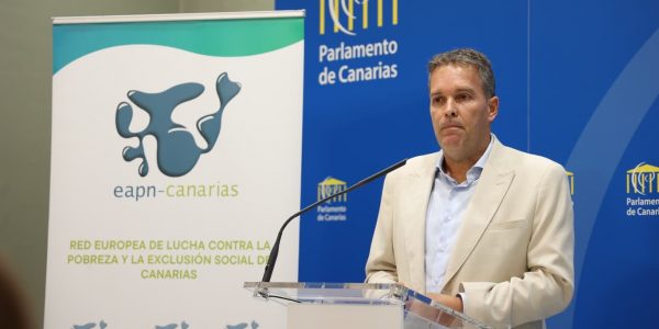 Fernando Rodríguez en la presentación del informe Arope en el Parlamento de Canarias | Foto: Parcan