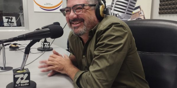 Pedro «Piti» Sánchez en los estudios de El Espejo en Canarias