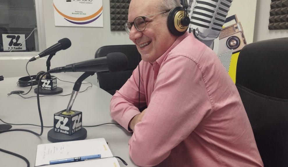 Miguel Ángel Rodríguez en los estudios de El Espejo Canario