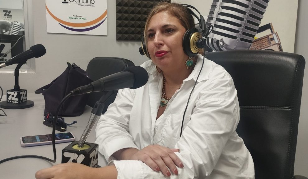 isabel Mena en los estudios de El Espejo Canario
