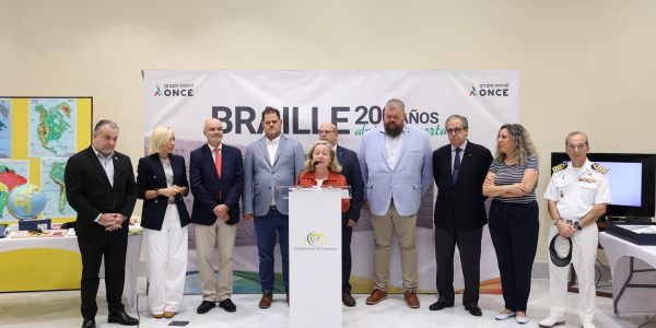 Inauguración de la exposición 200 años de la invención del Braille, seis puntos que abrieron un camino de posibilidades | Foto: Parlamento de Canarias