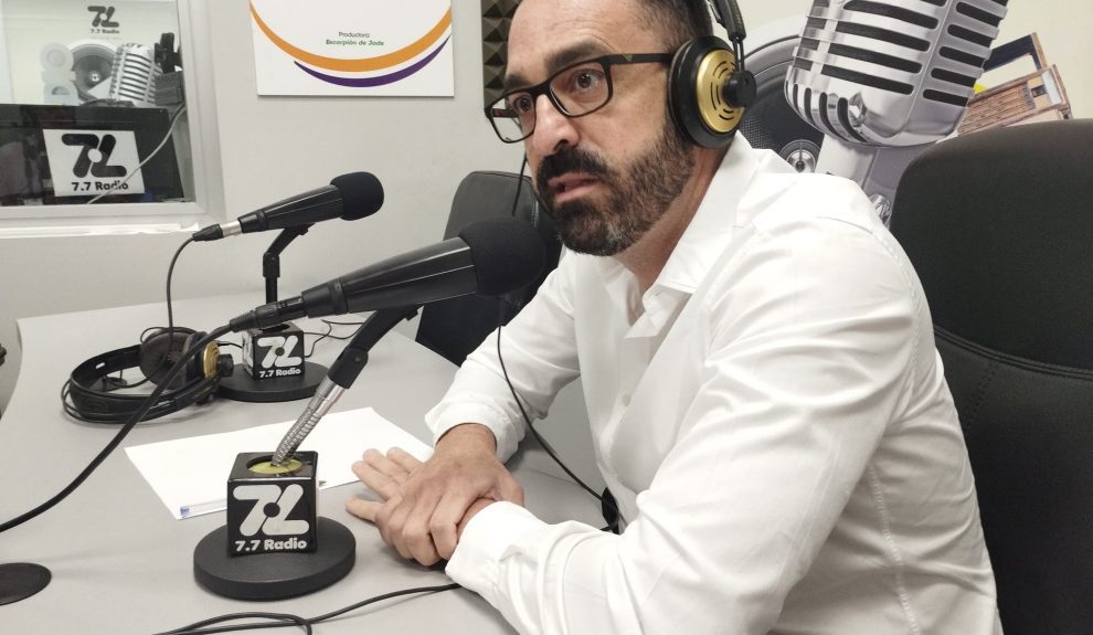 Javier Valentín en los estudios de El Espejo Canario