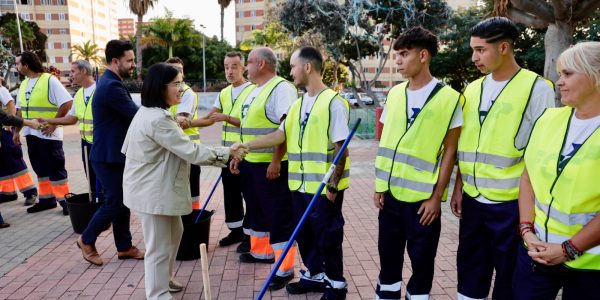 Personal de limpieza del nuevo contrato de limpieza | Foto: Ayuntamiento de Las Palmas de Gran Canaria