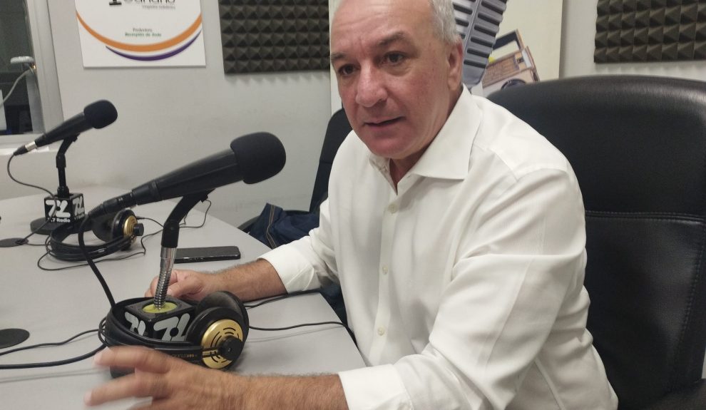 Luis Campos en los estudios de El Espejo Canario