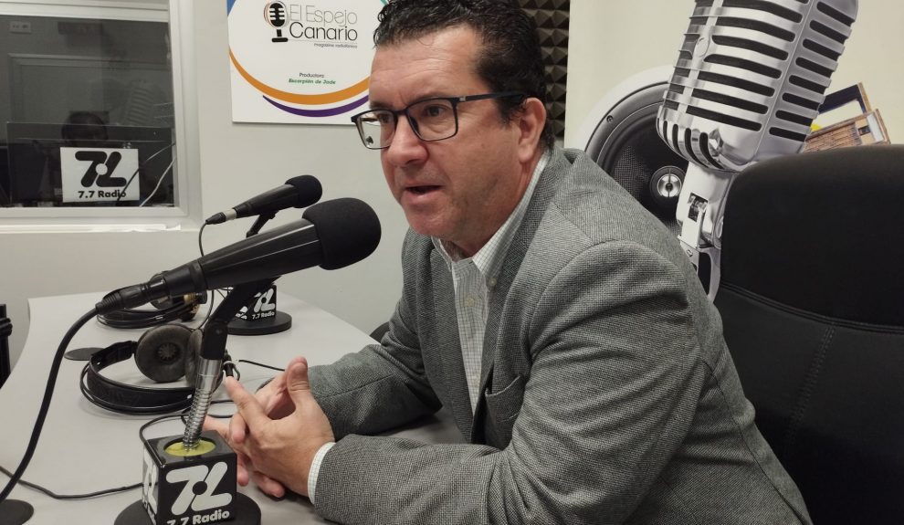 Juan Jesús Facundo en los estudios de El Espejo Canario