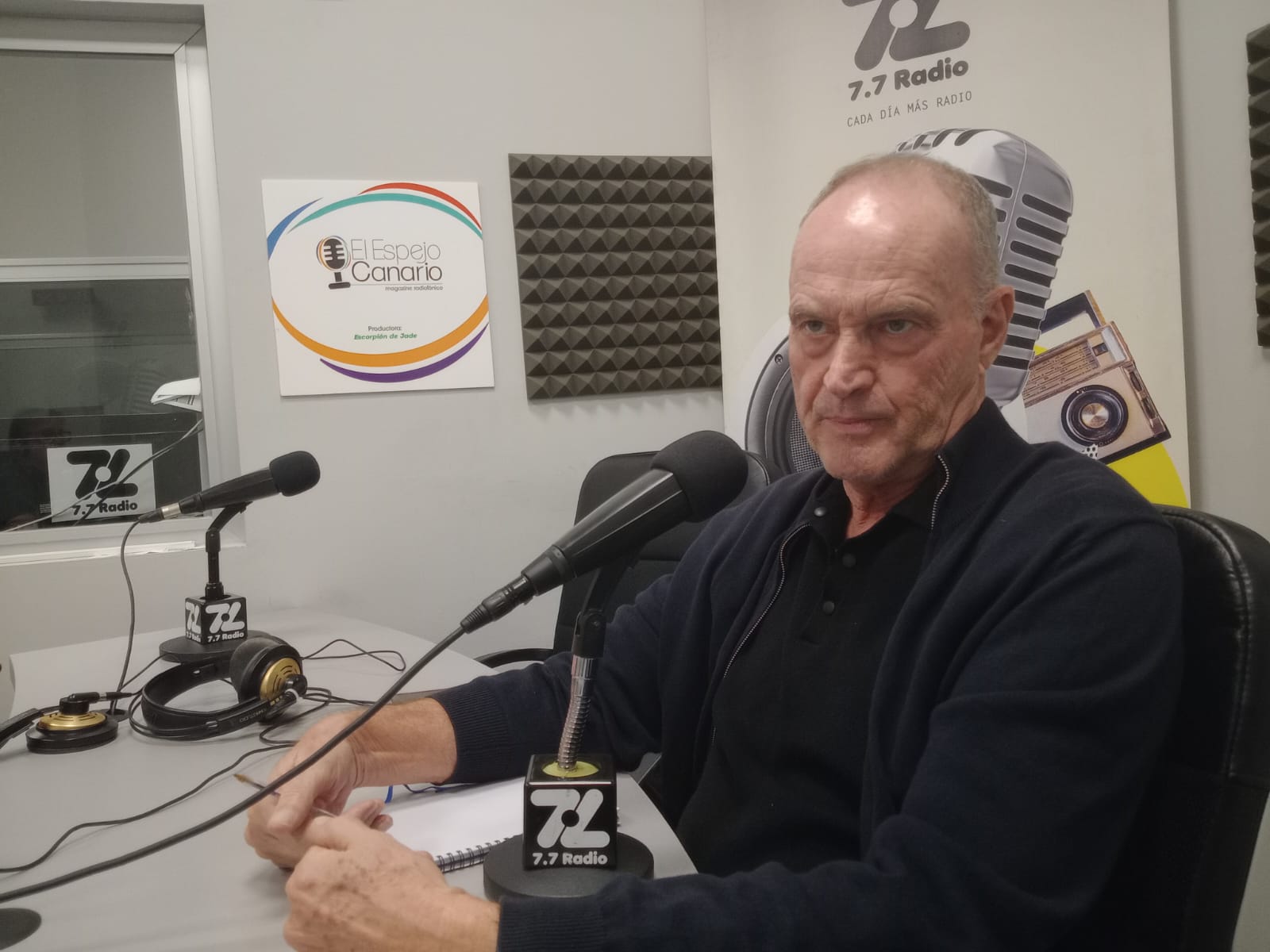 Sergio Millares en los estudios de El Espejo Canario