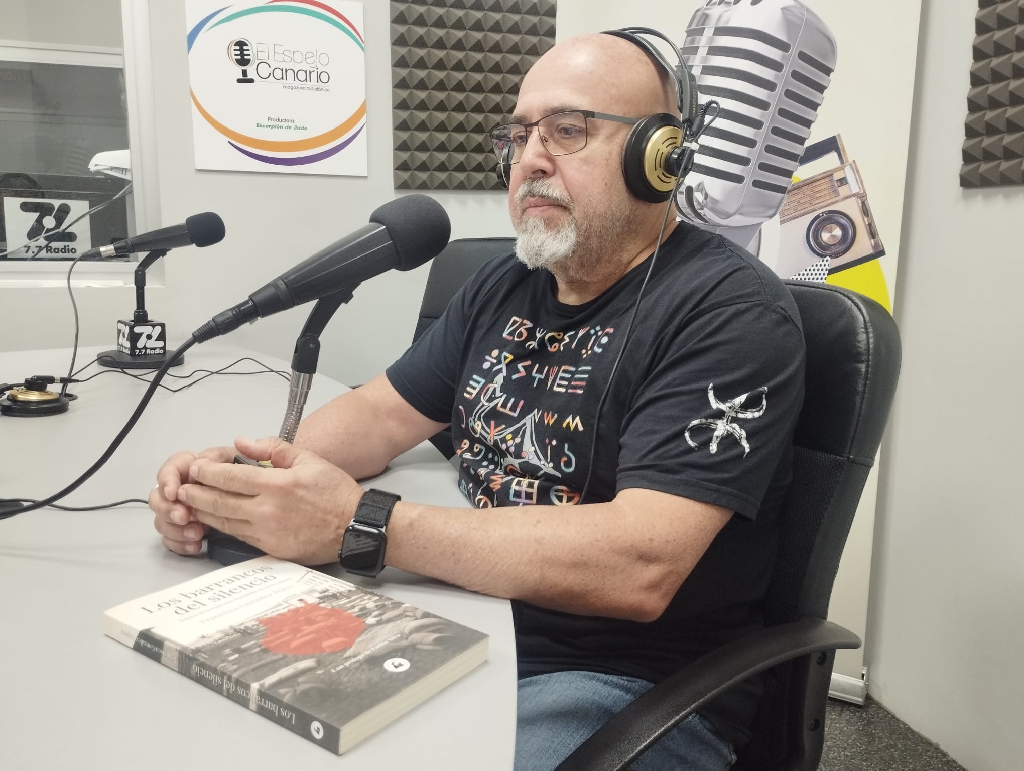 Francisco González en los estudios de El Espejo Canario