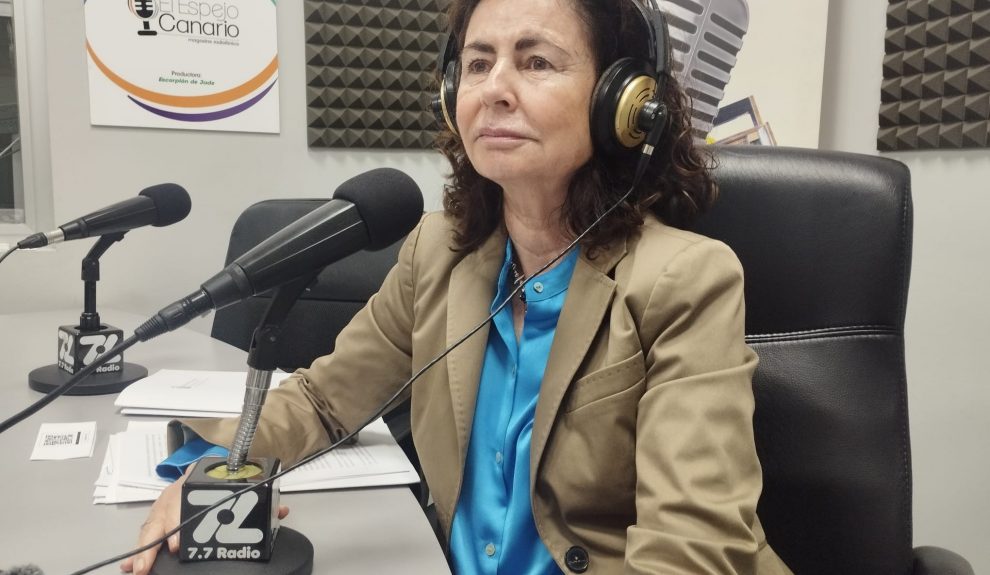 Matilde Asián en los estudios de El Espejo Canario