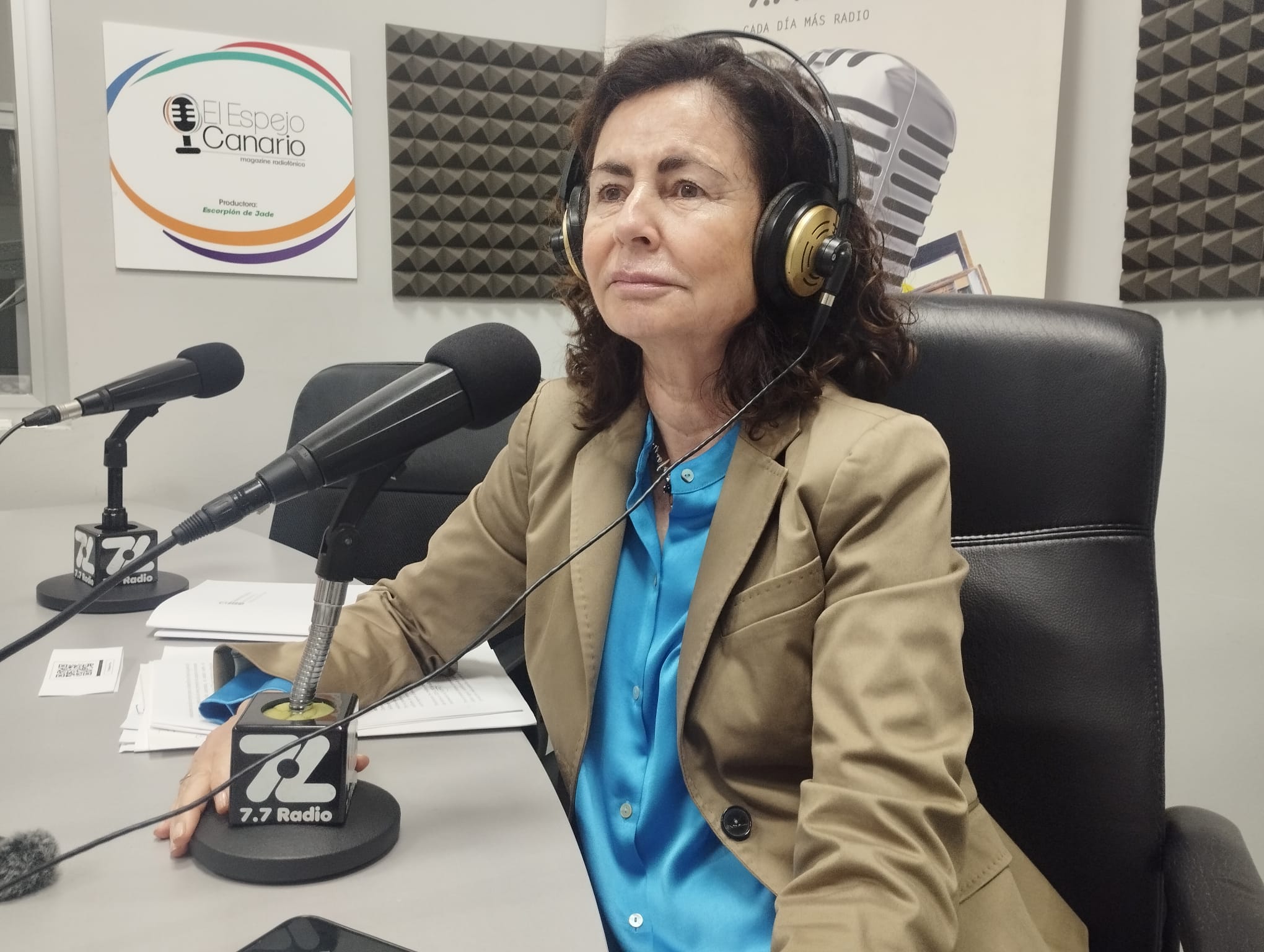 Matilde Asián en los estudios de El Espejo Canario