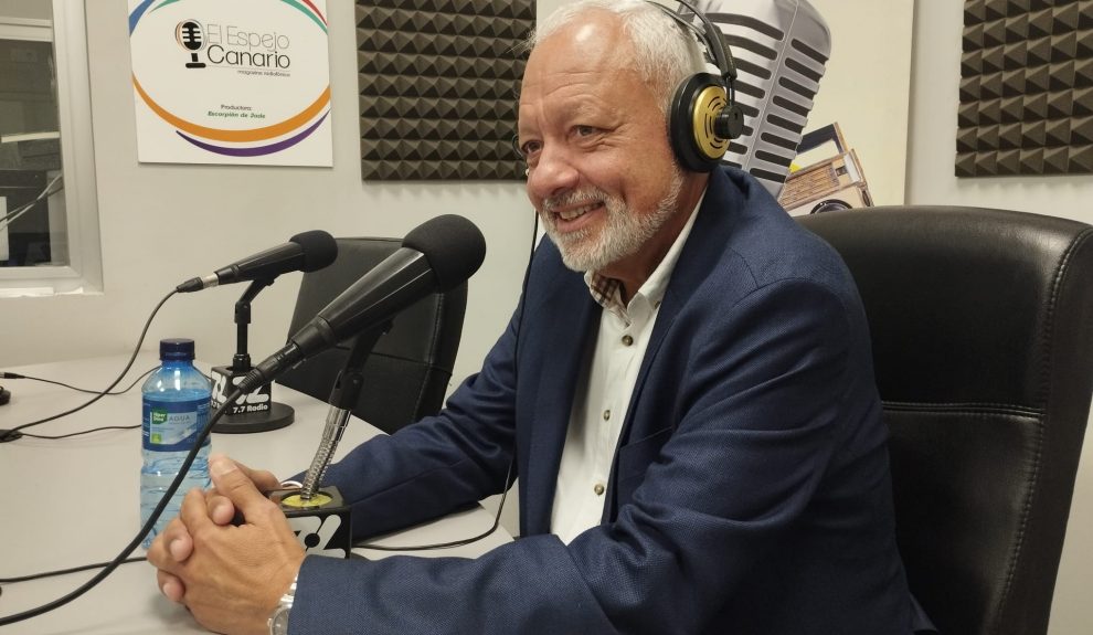 Javier Puga en los estudios de El Espejo Canario