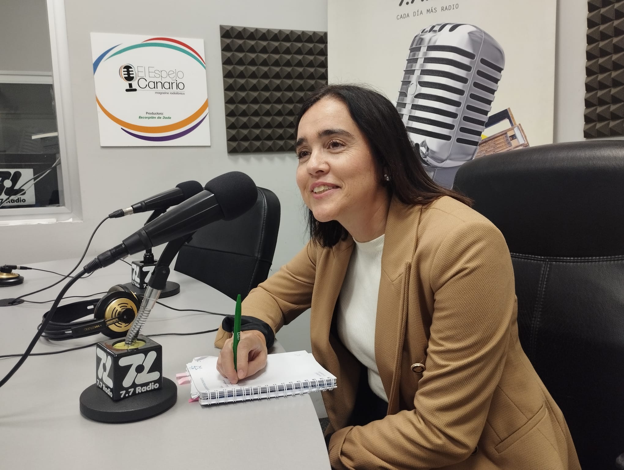 Patricia Muñoz en los estudios de El Espejo Canario