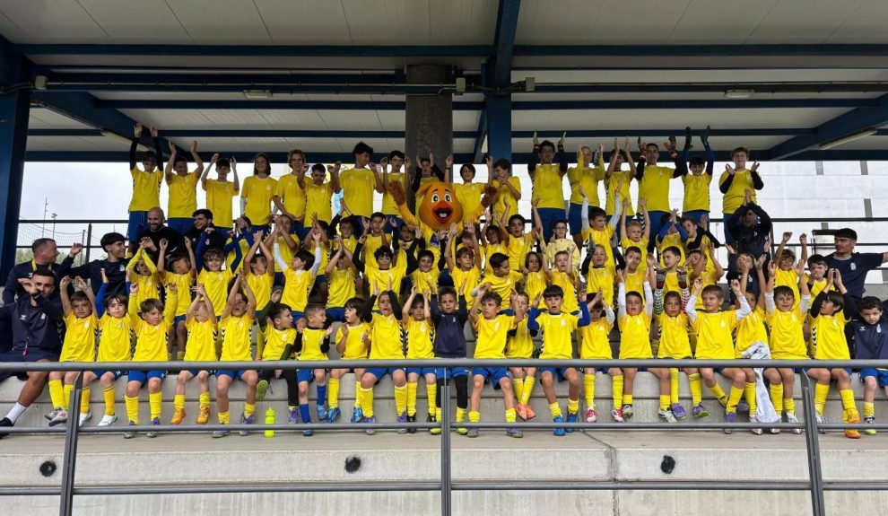 Niños y niñas participantes en el Clinic UDLP | Foto: UD Las Palmas