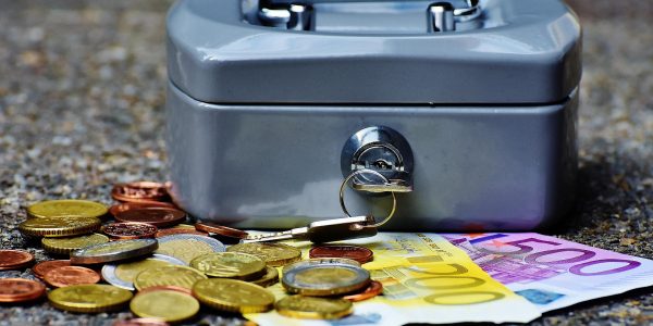 «Cuando empiezan a ver una nómina o a entender un convenio colectivo, despierta en ellos por primera vez la idea del ahorro» | Foto: Pixabay