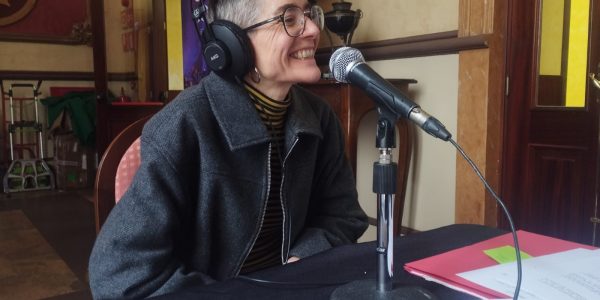 Elisa Falcón en el set de El Espejo Canario en el Teatro Leal de La Laguna
