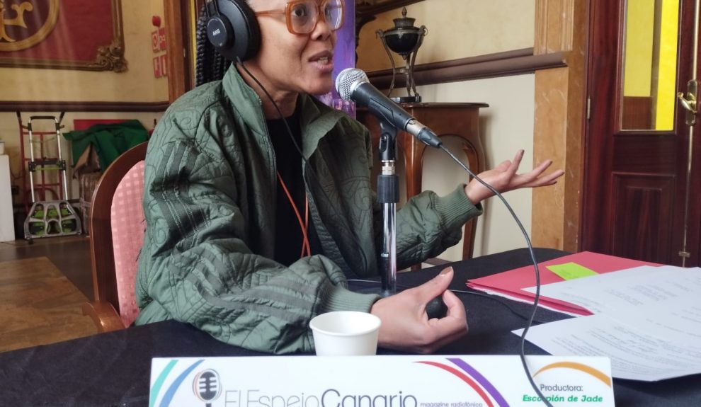 Angélica Dass en el set de El Espejo Canario en el Teatro Leal de La Laguna