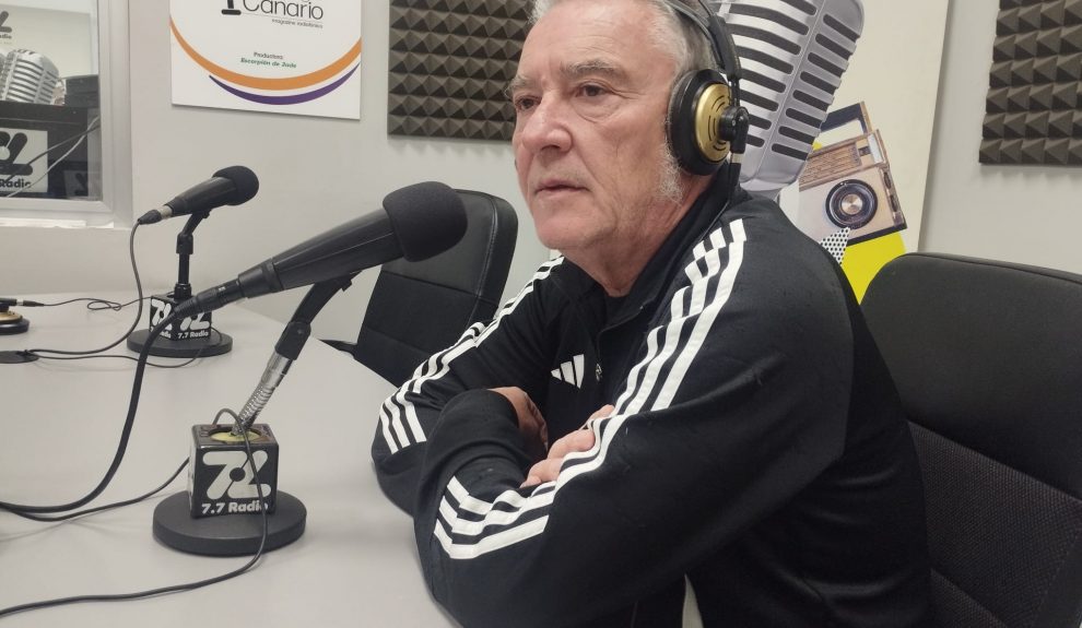 Juan Salán en los estudios de El Espejo Canario