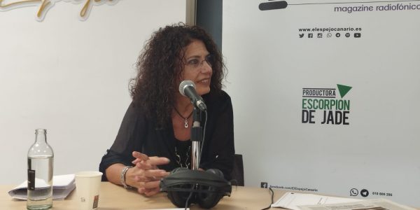 Cristina Jiménez en el set de El Espejo Canario en Hospitales Universitarios San Roque