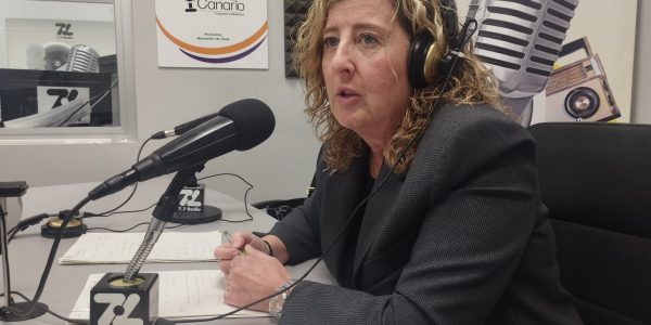 Elena Suárez Rancel en los estudios de El Espejo Canario