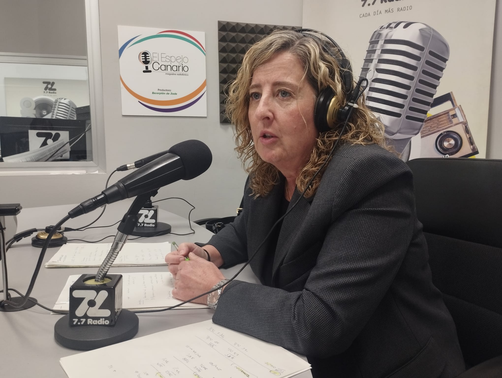 Elena Suárez Rancel en los estudios de El Espejo Canario