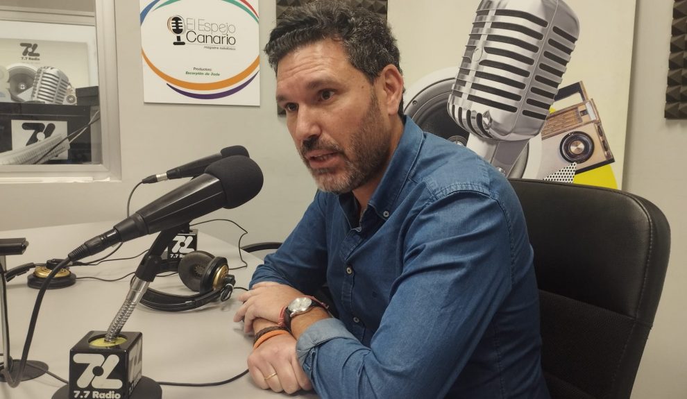 Orlando Hernández en los estudios de El Espejo Canario