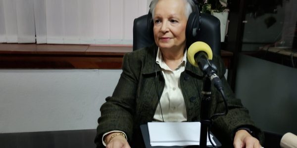 Juana María Reyes en los estudios de El Espejo Canario