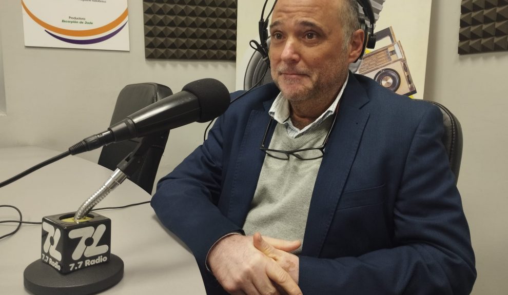 Jorge Escuder en los estudios de El Espejo Canario