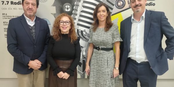 Representantes de Asinca y del tejido empresarial de las islas en los estudios de El Espejo Canario