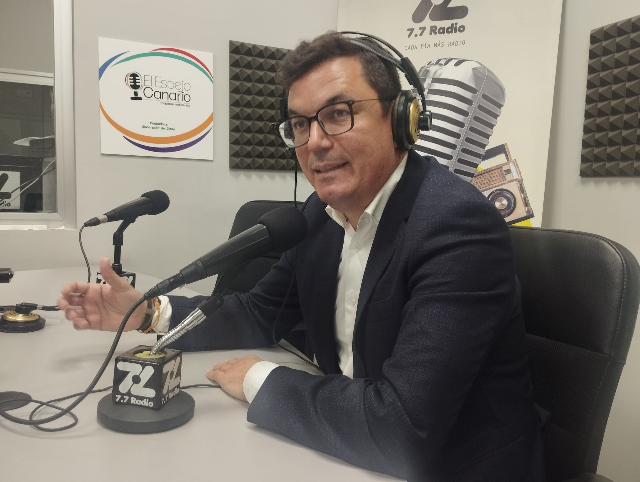 Pablo Rodríguez en los estudios de El Espejo Canario