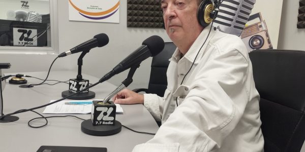 Vicente Martín Abreu en los estudios de El Espejo Canario