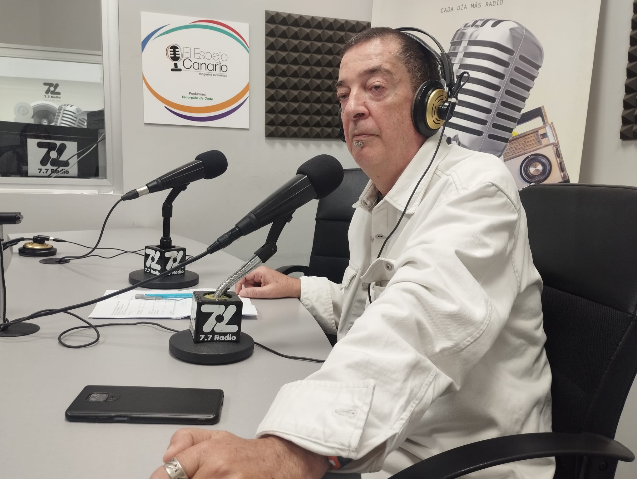 Vicente Martín Abreu en los estudios de El Espejo Canario
