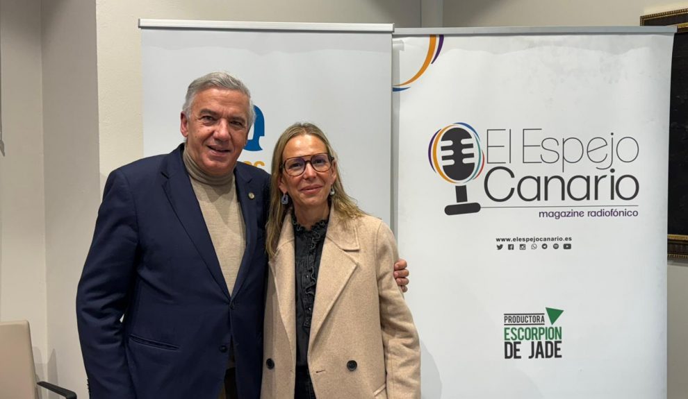 Lluís Serra Majem y Ana Suárez en el set de El Espejo Canario en el Rectorado de la ULPGC